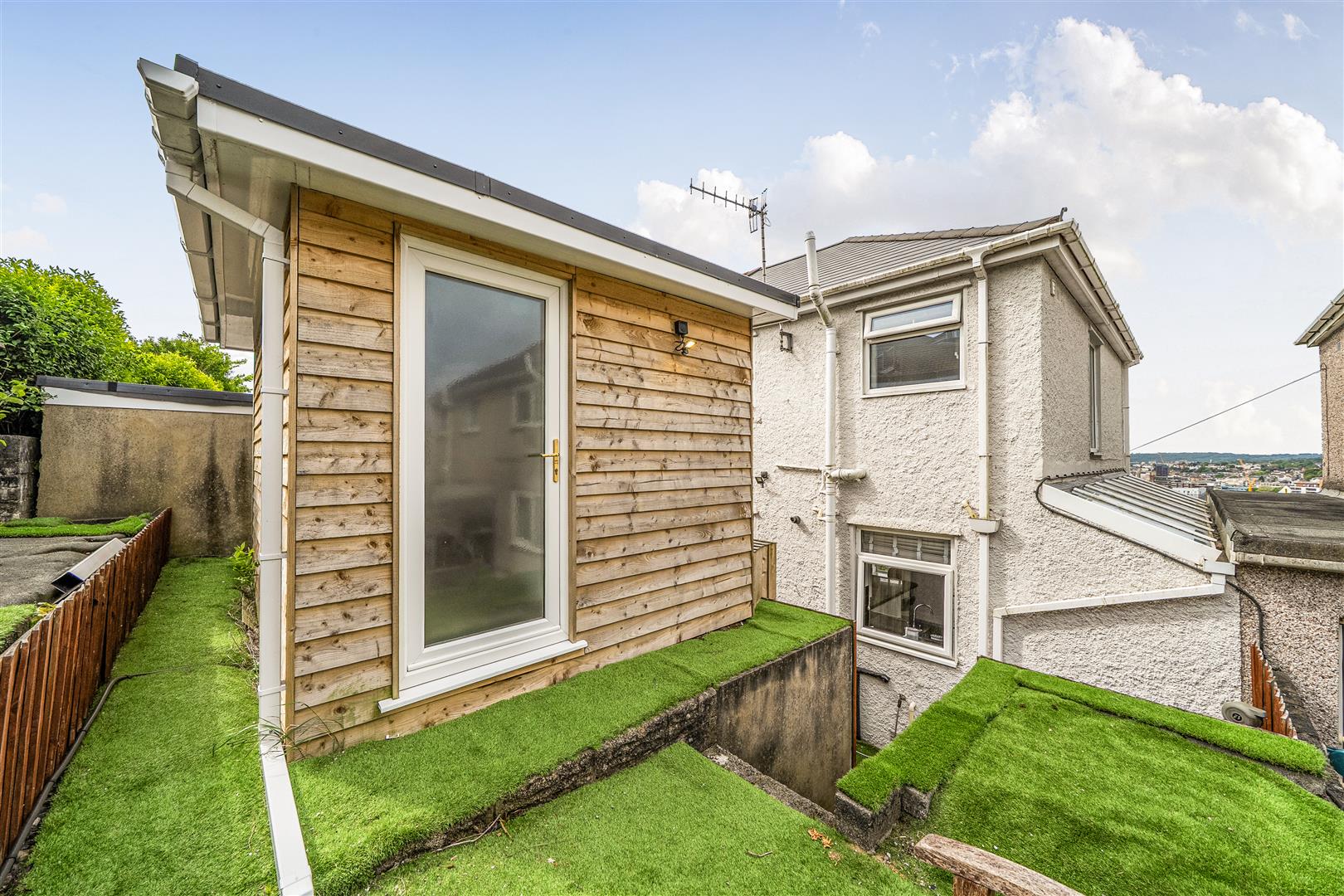 Beaumont Crescent, St. Thomas, Swansea, SA1 8DW